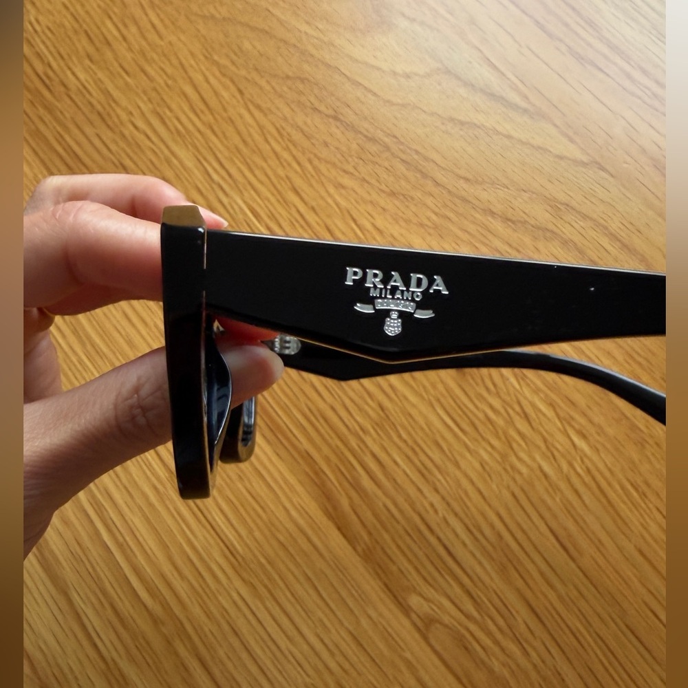 BRAND NEW PRADA SUNGLASSES - Picture 6 of 7